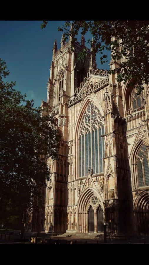 Superb City Centre Apartment Within The City Walls York Bagian luar foto